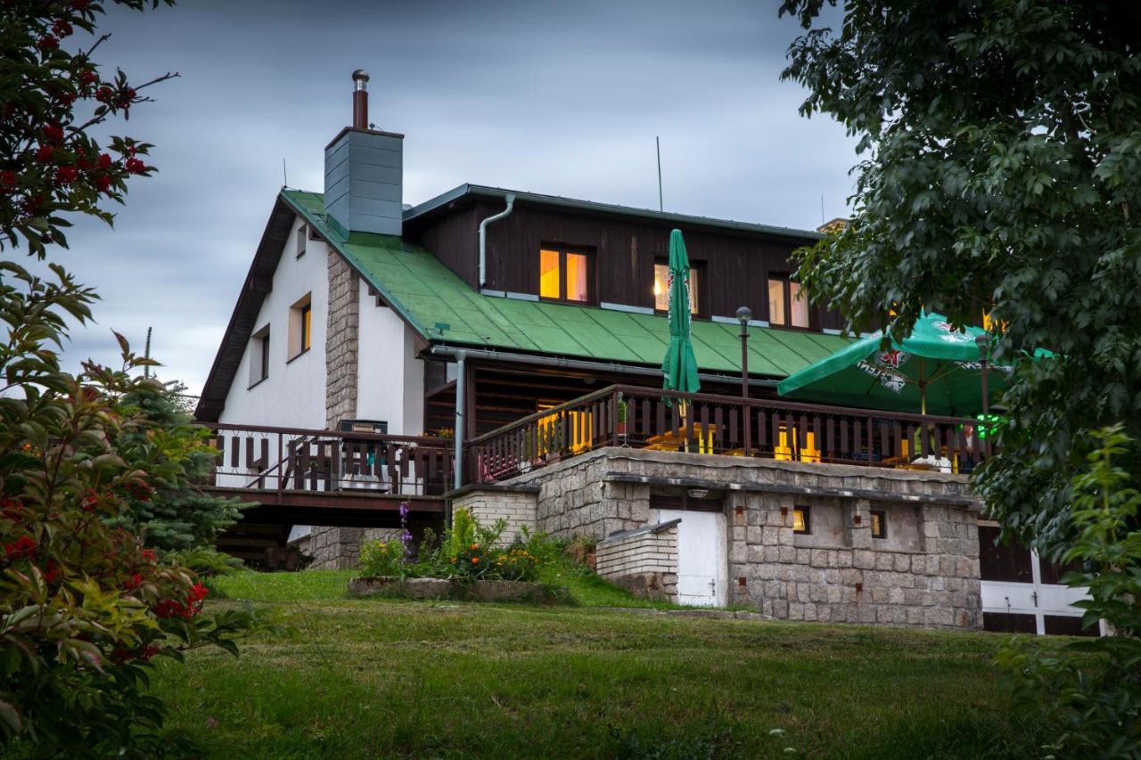 Отель Penzion Pohlednicka Бенецко Экстерьер фото